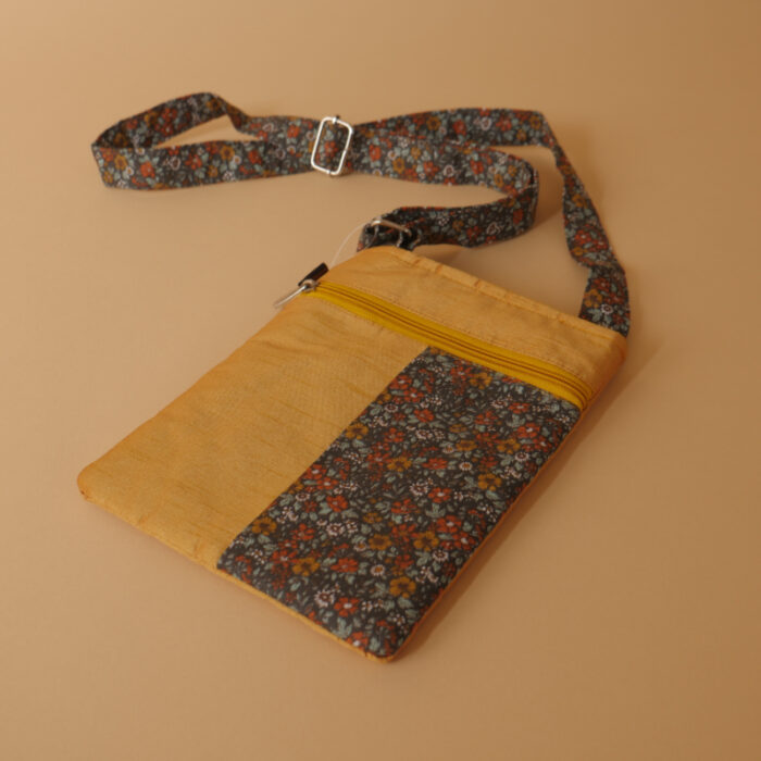Sling bag - Image 1