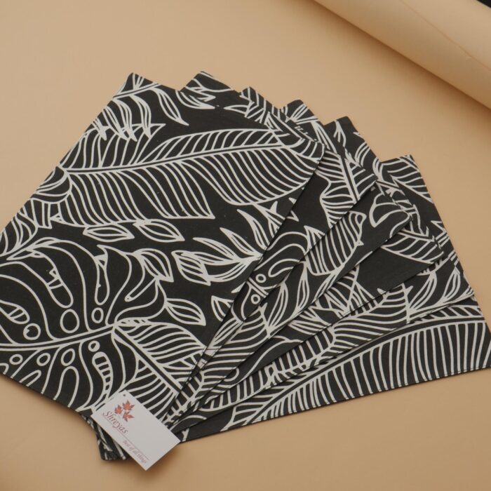 Black Table Mat - Image 1